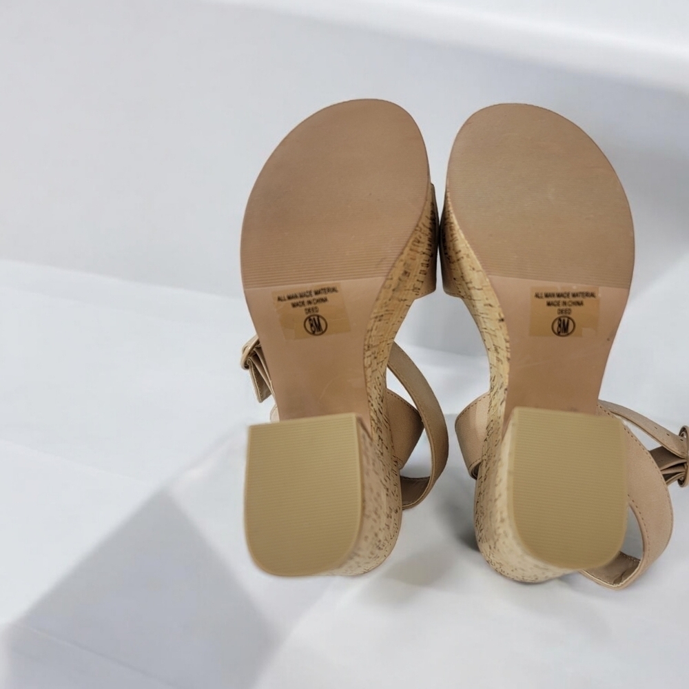 Y. Not? Women's size 8M Beige cork wedged strappy heels. SEE Pics - Picture 8 of 12